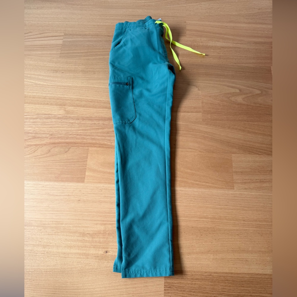 Marine Yola Figs Scrub Pants